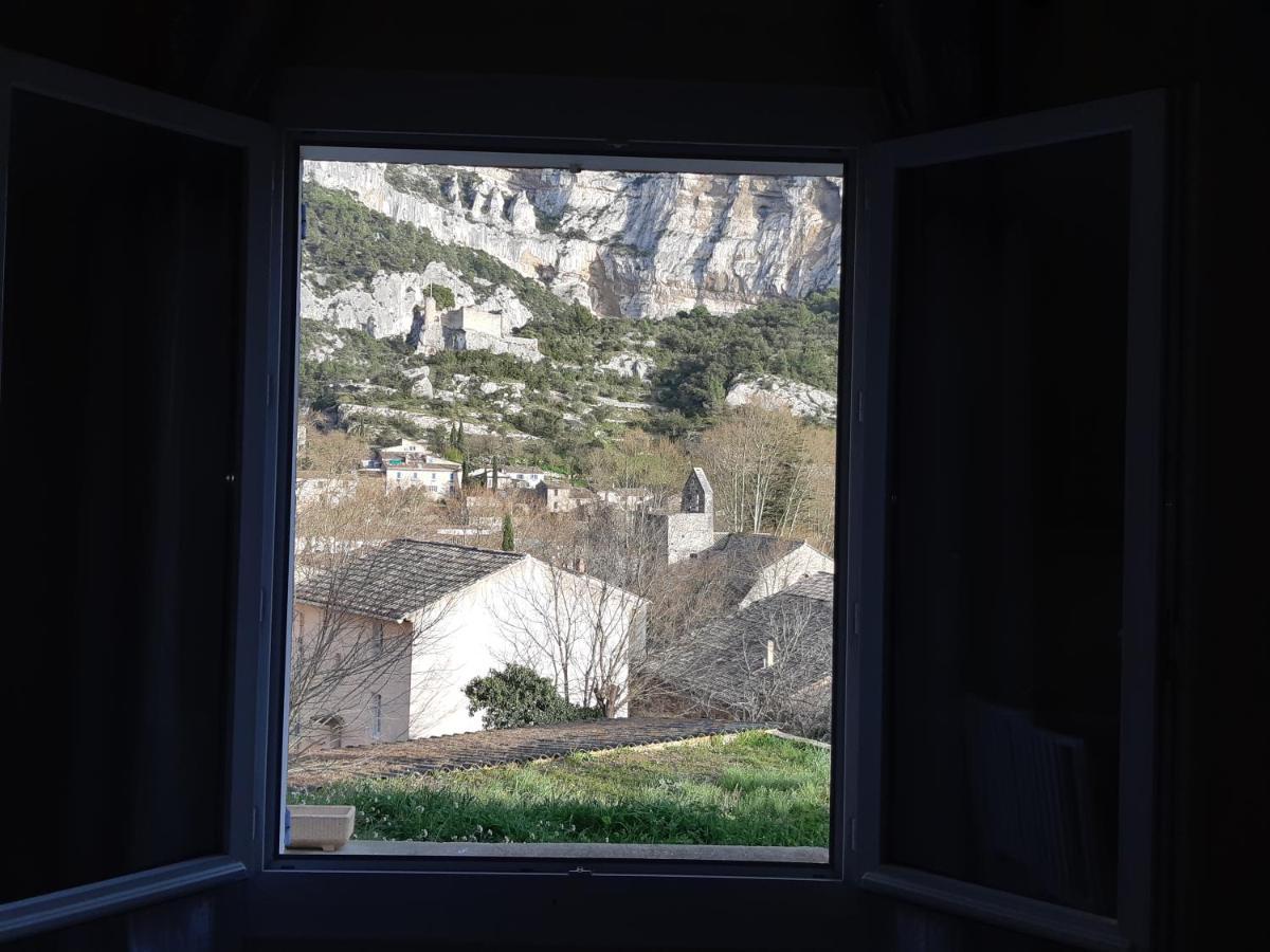 Vue Panoramique Sur Le Chateau,Montagne Et Grottes Fontaine-de-Vaucluse Exterior foto